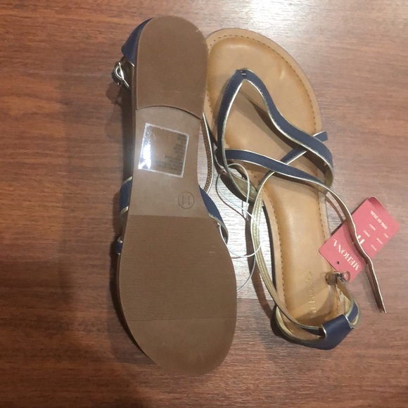 Cute thong Sandals - Picture 3 of 3